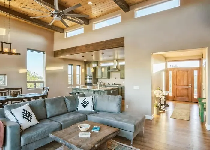 Panoramic Mesa Views Firepit & Outdoor Fun Sedona