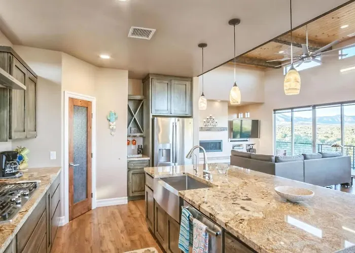Panoramic Mesa Views Firepit & Outdoor Fun Holiday home